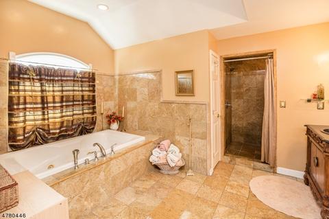 159 Gary St, Paramus, NJ 07652 photo 17