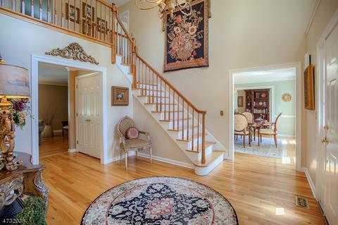 8 Devonshire Ln, Mendham, NJ 07945 photo 2