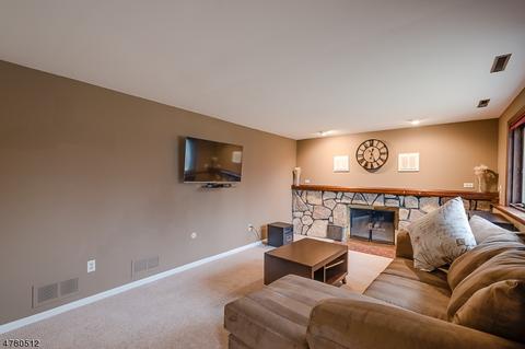 3 Walnut St, Randolph, NJ 07869 photo 2