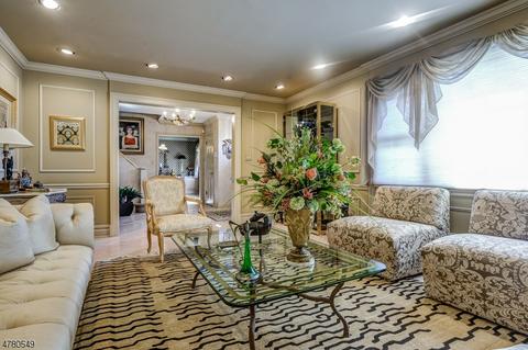 24 Golf Oval, Springfield, NJ 07081 photo 2