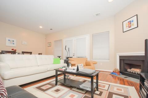 8302 Brittany Dr, Wayne, NJ 07470 photo 2