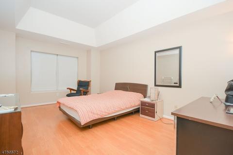 8302 Brittany Dr, Wayne, NJ 07470 photo 8