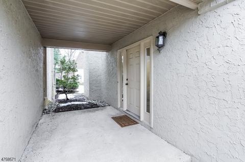 6 Gate House Ln, Edison, NJ 08820 photo 3