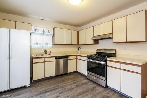 6 Gate House Ln, Edison, NJ 08820 photo 10