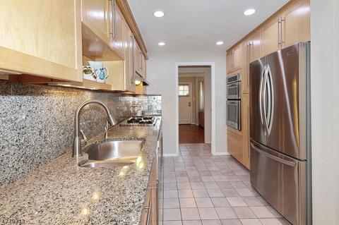 296 Summit Rd, Mountainside, NJ 07092 photo 6