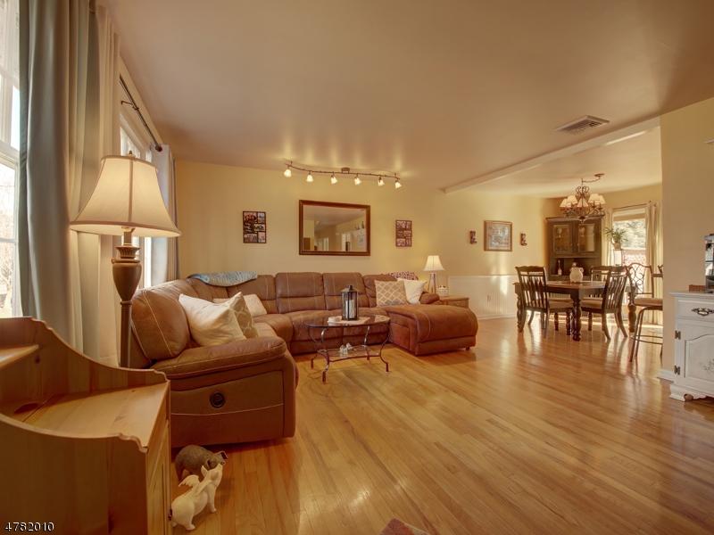  658 Ramapo Valley Rd, Oakland, NJ 07436 photo 4