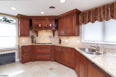 110 Herrick Rd, Wayne, NJ 07470 photo 8