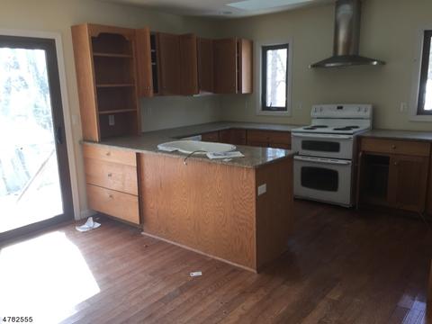 30 Vasa Dr, Hackettstown, NJ 07840 photo 2