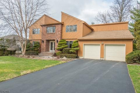 7 Woods End Ct, Wayne, NJ 07470 photo 2
