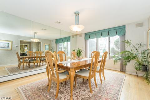 7 Woods End Ct, Wayne, NJ 07470 photo 5