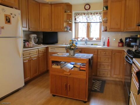 25 Toquet St, Haskell, NJ 07420 photo 6