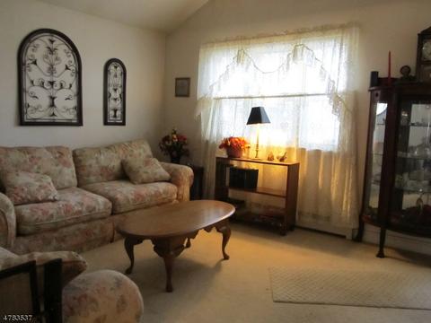 25 Toquet St, Haskell, NJ 07420 photo 4