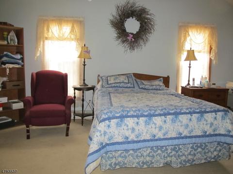25 Toquet St, Haskell, NJ 07420 photo 8