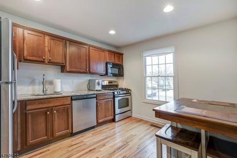 28 Wanamaker Ave, Waldwick, NJ 07463 photo 9