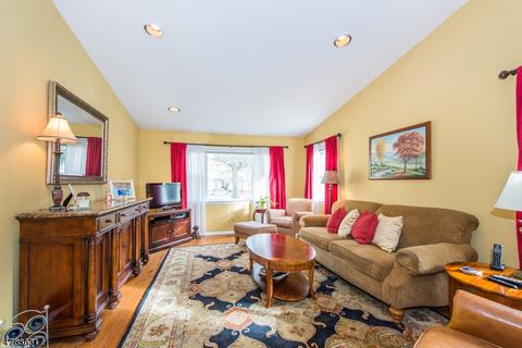 116 Bunker Hill Rd, Wayne, NJ 07470 photo 4