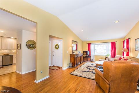 116 Bunker Hill Rd, Wayne, NJ 07470 photo 6