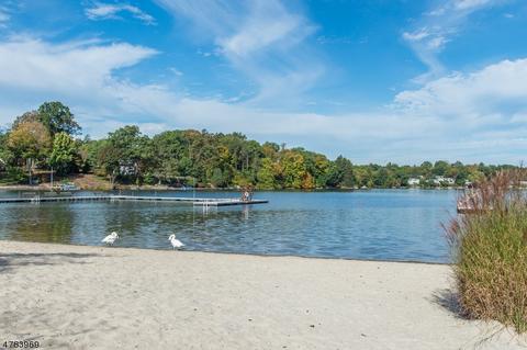 335 Pines Lake Dr, Wayne, NJ 07470 photo 13