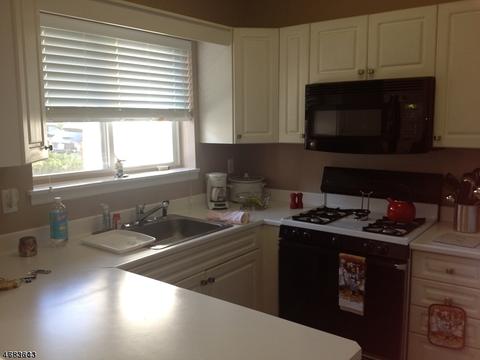 1205 Brittany Dr, Wayne, NJ 07470 photo 4