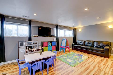 21 Taylor St, Dover, NJ 07801 photo 17
