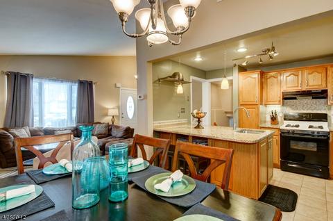 21 Taylor St, Dover, NJ 07801 photo 6