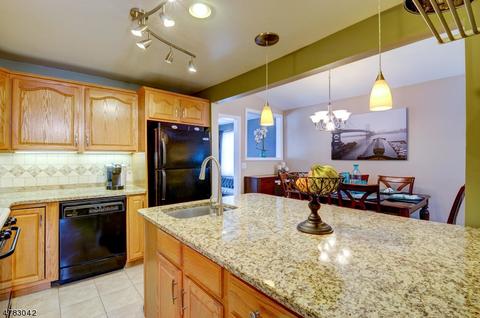 21 Taylor St, Dover, NJ 07801 photo 9