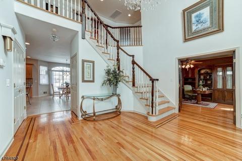 9 Jenny Ln, Wayne, NJ 07470 photo 2