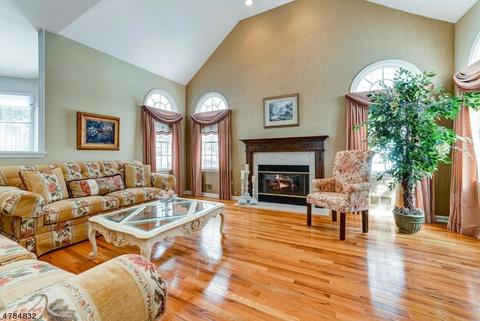 9 Jenny Ln, Wayne, NJ 07470 photo 4