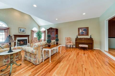 9 Jenny Ln, Wayne, NJ 07470 photo 5