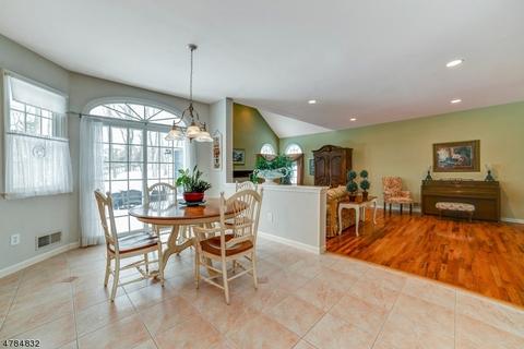 9 Jenny Ln, Wayne, NJ 07470 photo 6