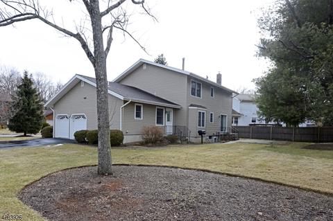 36 Holyoke Rd, Wayne, NJ 07470 photo 23