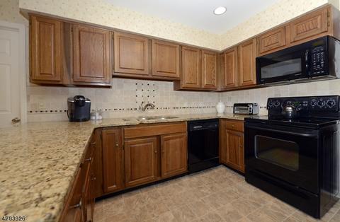 36 Holyoke Rd, Wayne, NJ 07470 photo 8