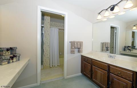 36 Holyoke Rd, Wayne, NJ 07470 photo 17