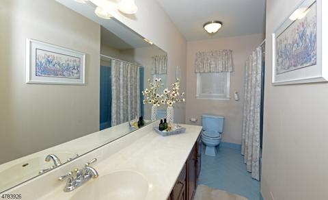36 Holyoke Rd, Wayne, NJ 07470 photo 15