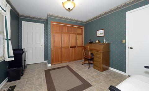 36 Holyoke Rd, Wayne, NJ 07470 photo 10