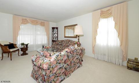 36 Holyoke Rd, Wayne, NJ 07470 photo 5