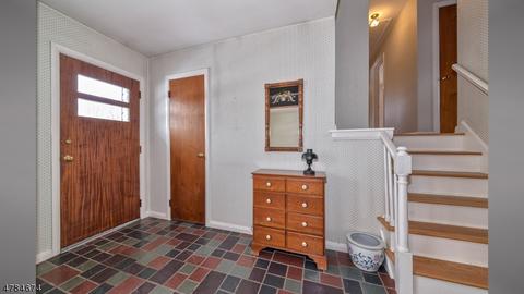 8 Swan Ter, Wayne, NJ 07470 photo 7