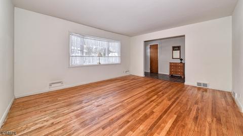 8 Swan Ter, Wayne, NJ 07470 photo 9