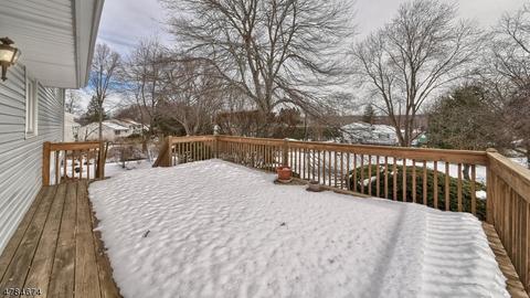 8 Swan Ter, Wayne, NJ 07470 photo 4