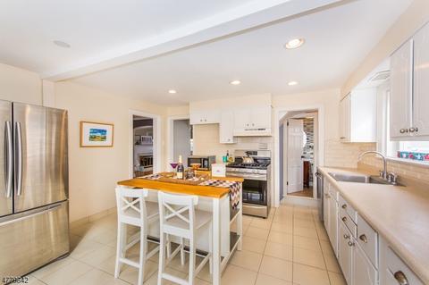 44 Hyde Rd, Bloomfield, NJ 07003 photo 9