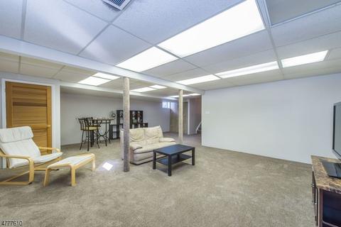 51 Bowfell Ct, Wayne, NJ 07470 photo 3