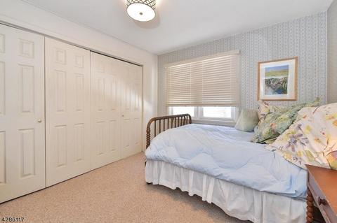28 Brook Ter, Wayne, NJ 07470 photo 15
