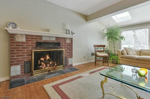 28 Brook Ter, Wayne, NJ 07470 photo 5