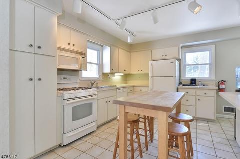 28 Brook Ter, Wayne, NJ 07470 photo 9