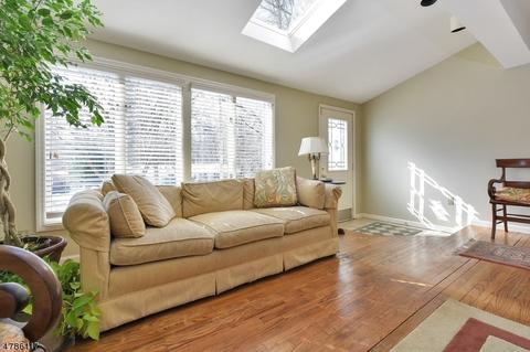 28 Brook Ter, Wayne, NJ 07470 photo 4