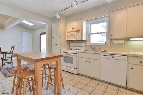 28 Brook Ter, Wayne, NJ 07470 photo 11