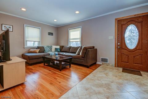 53 Coldevin Rd, Clark, NJ 07066 photo 2