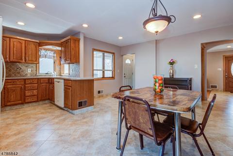 53 Coldevin Rd, Clark, NJ 07066 photo 10