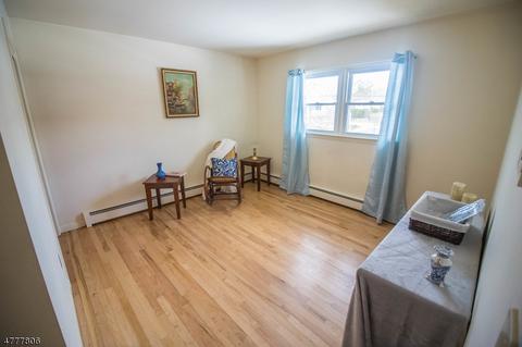 21 Kevin Pl, Wayne, NJ 07470 photo 9