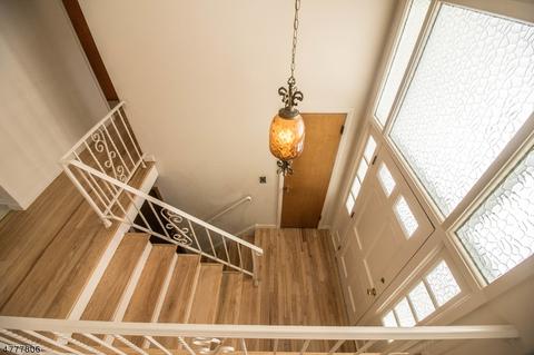 21 Kevin Pl, Wayne, NJ 07470 photo 2