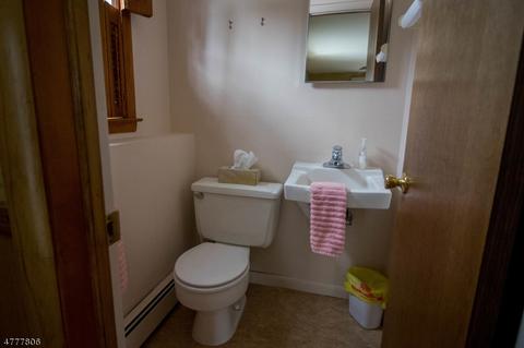 21 Kevin Pl, Wayne, NJ 07470 photo 17